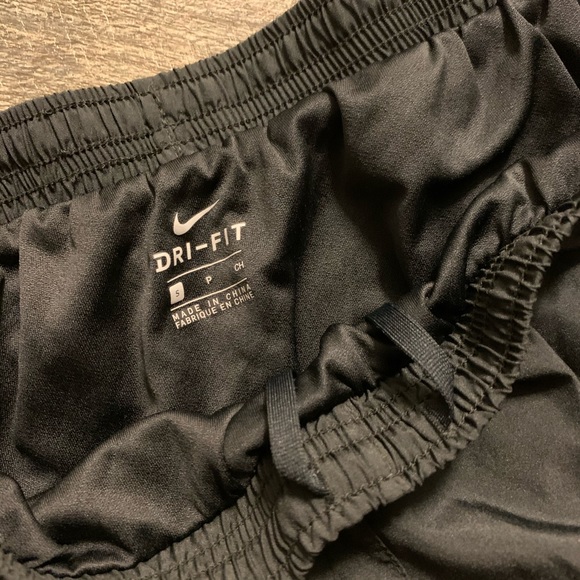 NIKE Dri-Fit Shorts - Picture 5 of 5